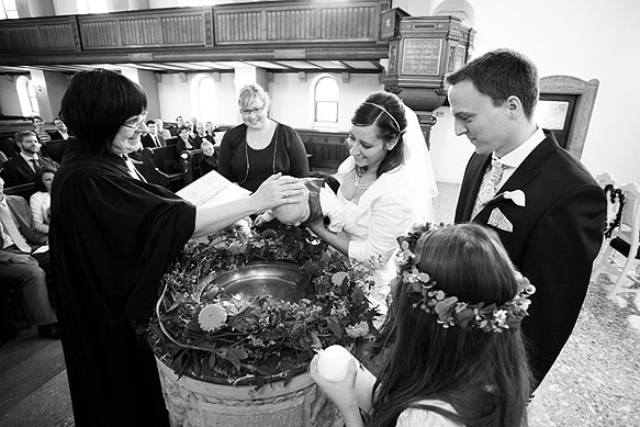 Hochzeitsfotograf - Hochzeitsreportage in der Dorfkirche Pesterwitz